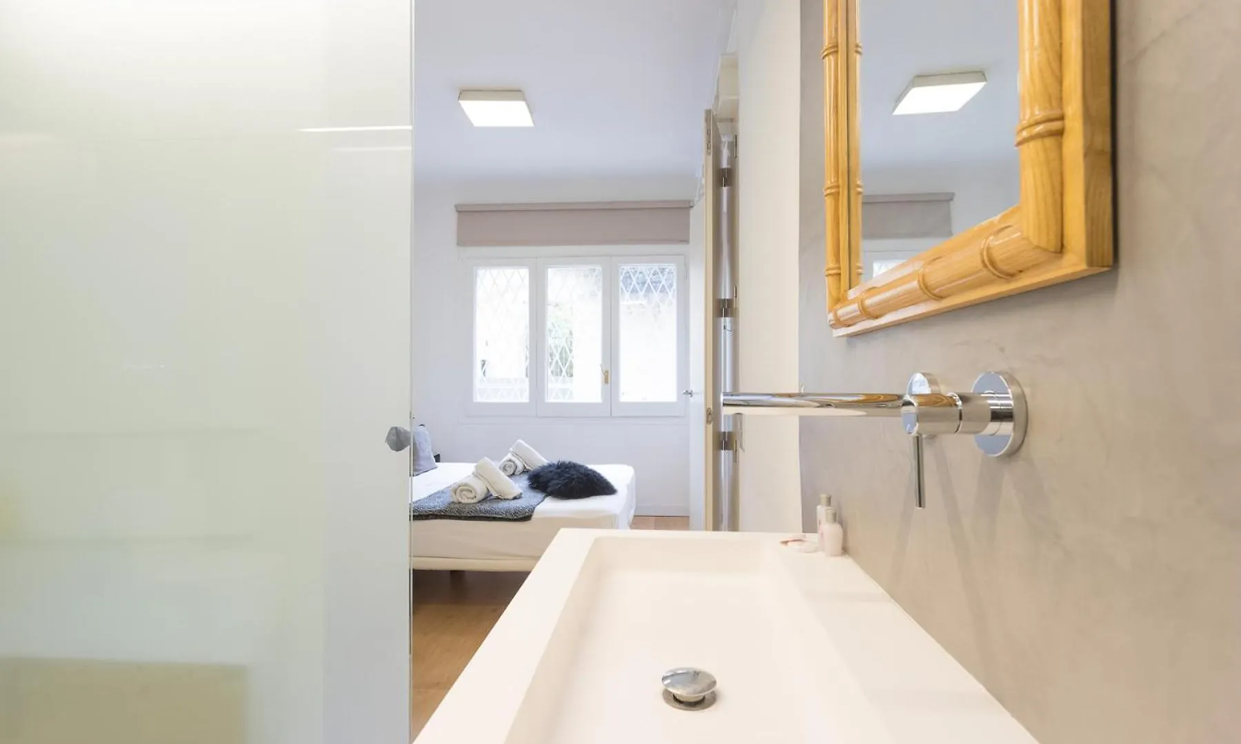 My Space Barcelona - 2 Bedroom Apartment In Uptown 0*,  Spain