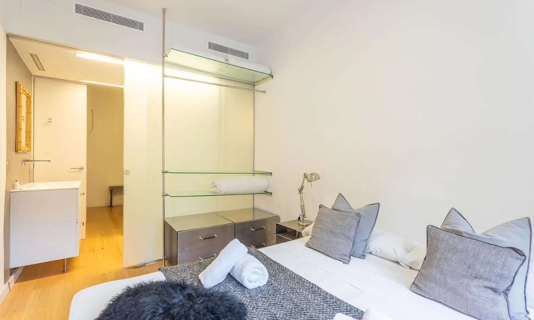 My Space Barcelona - 2 Bedroom Apartment In Uptown Spain