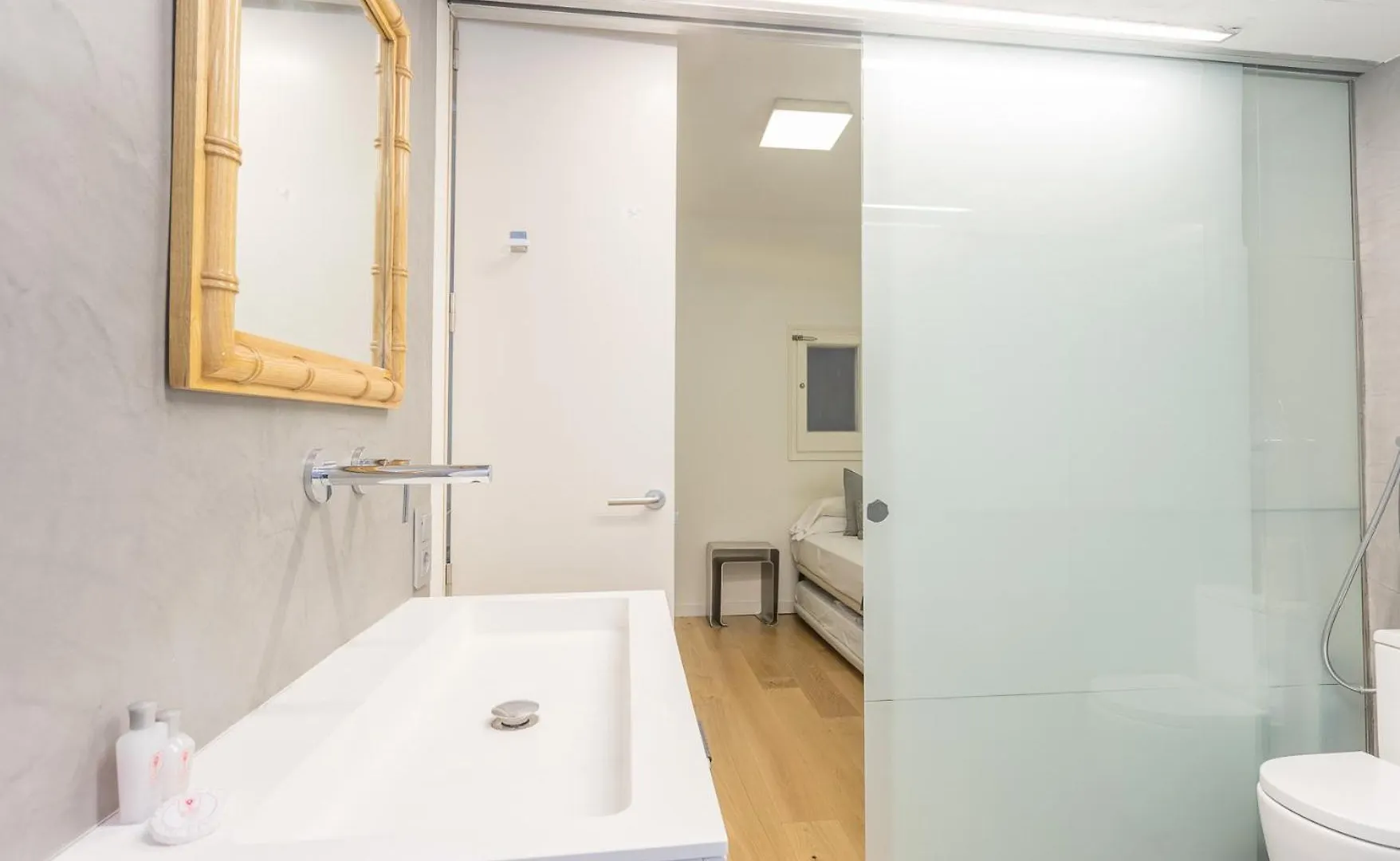 My Space Barcelona - 2 Bedroom Apartment In Uptown Spain